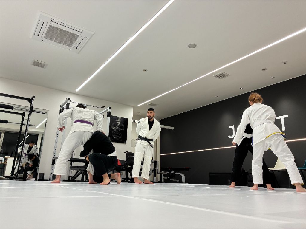 JOYNTの清潔でモダンな道場